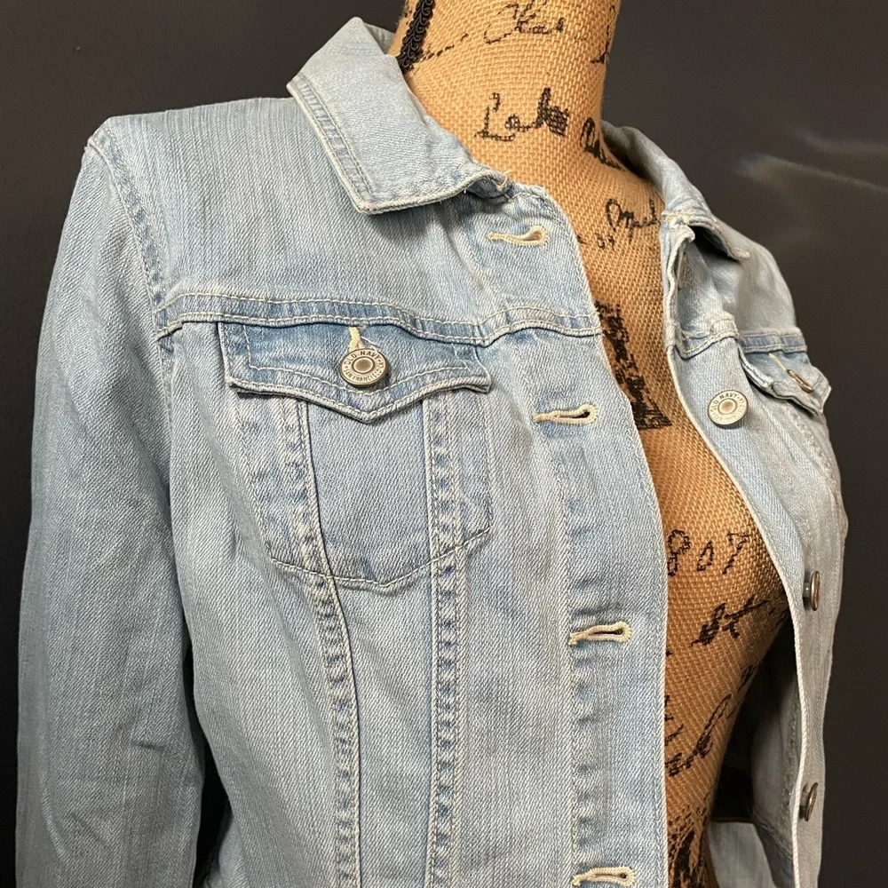 Small Petite Old Navy Shrunken Denim Jacket Light - Picture 7 of 7